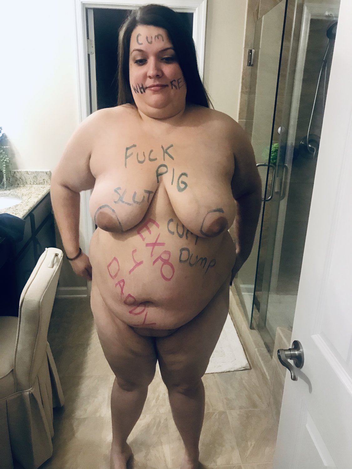 Pawg let’s guys write on her 😍 #Wmvfg6St