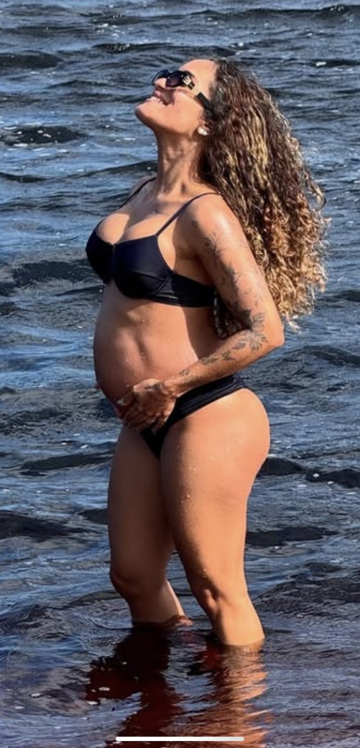 Grávida Gostosa na Praia #VJWk2Zsl