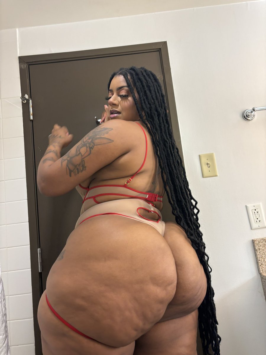 She's big! #fbw8tomV