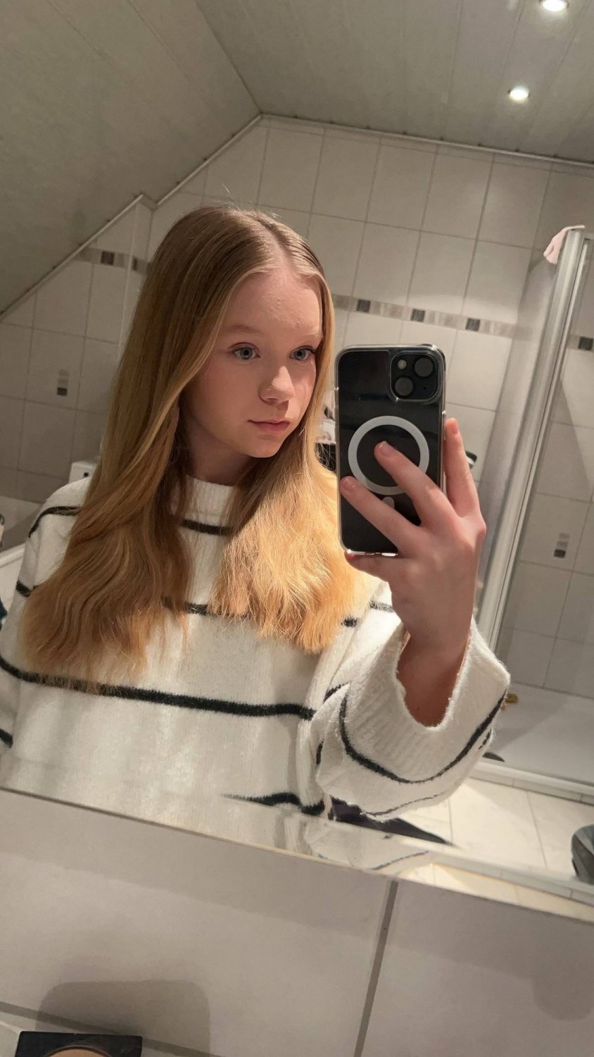 Send me your tribs schickt mir eure Tributes here or Session :11 #OJSWD62X