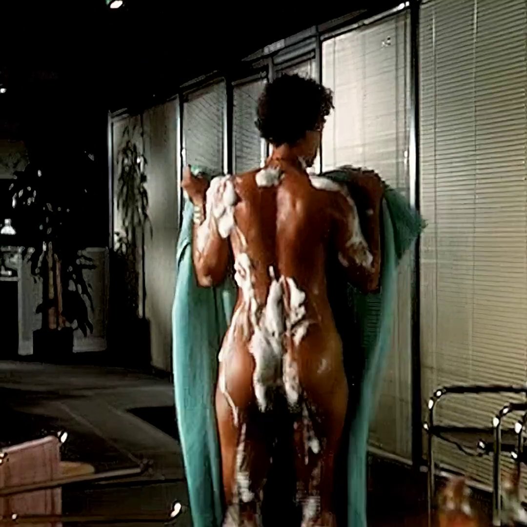 Black Actress shows her naked sexy body 😍 #BkjOMo7e